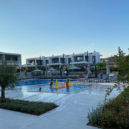 Olea Luxury Apartments Никити Екстериор снимка
