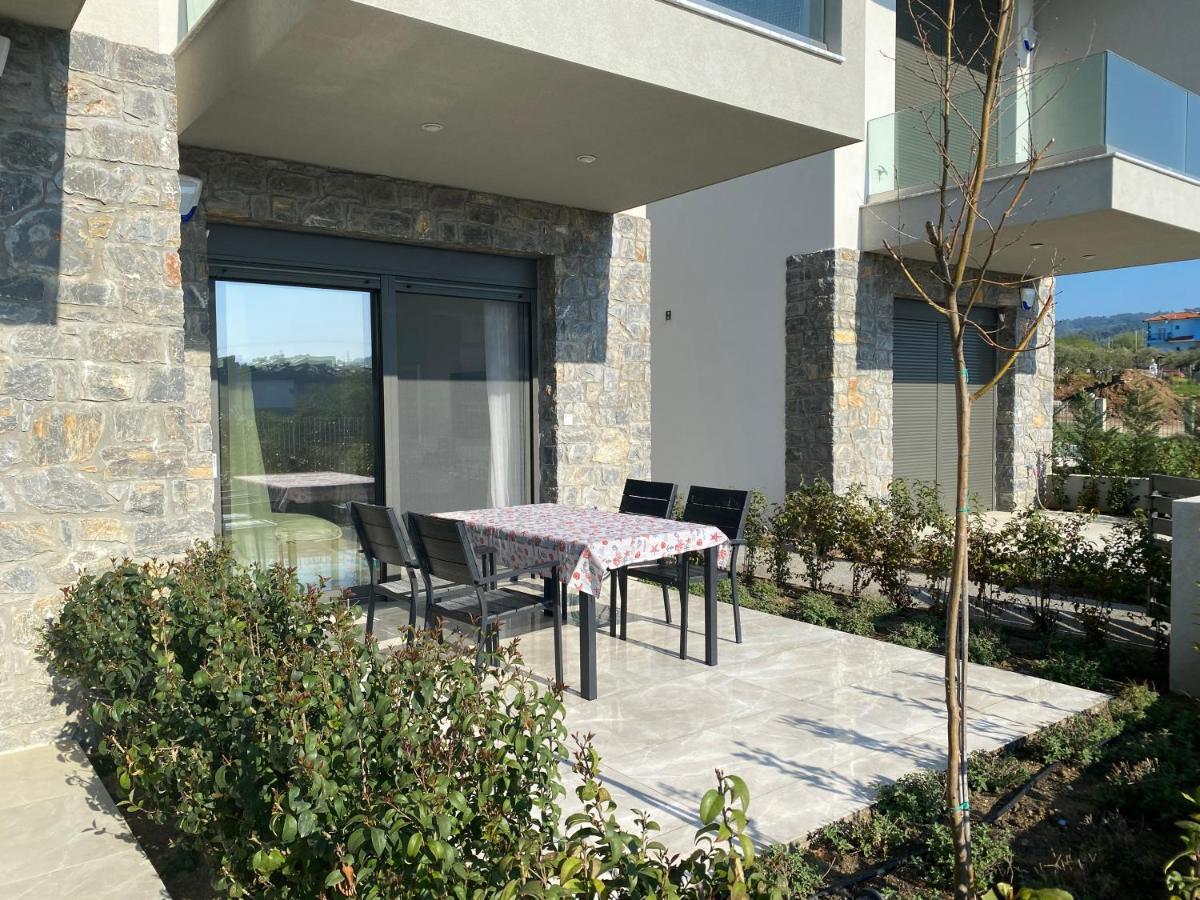 Olea Luxury Apartments Никити Екстериор снимка
